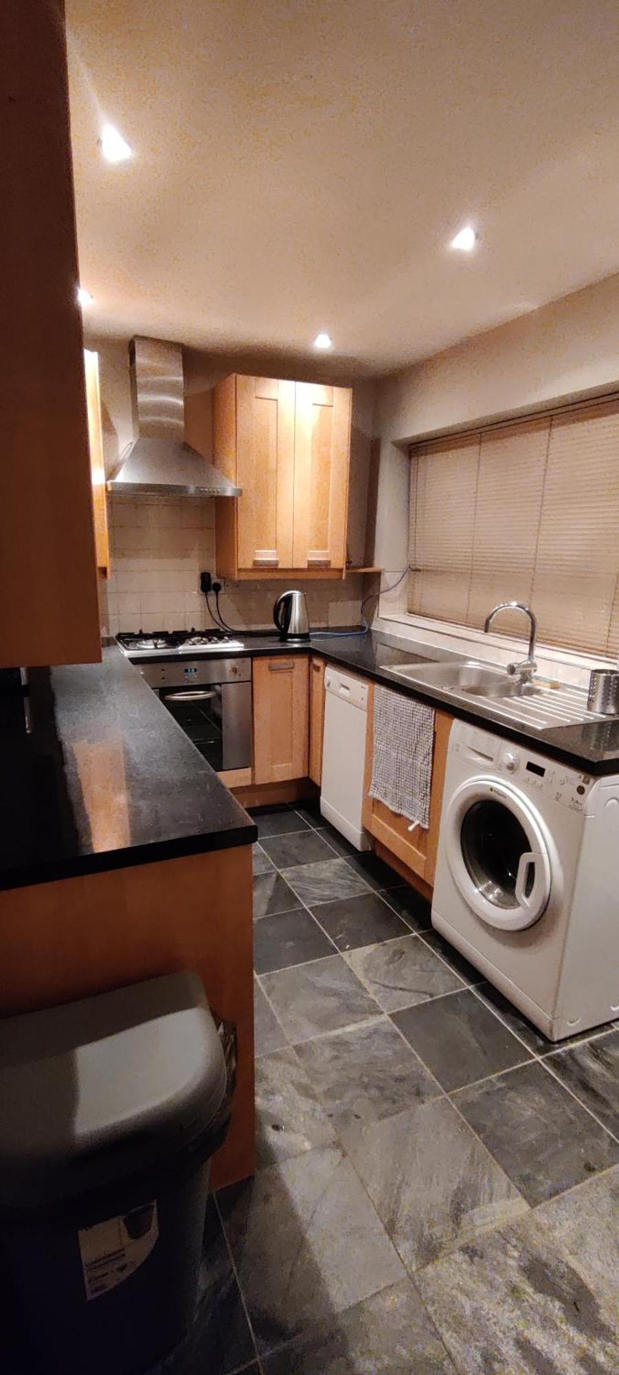 Victorian Semi Detached House Behind The High Street Villa Newton le Willows Bagian luar foto